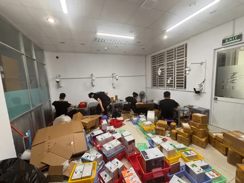 Gắn camera quay video đóng hàng